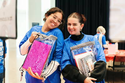 On Wednesday, June 25, hundreds of Academy Sports + Outdoors team members came together to fill 1,500 backpacks with essential school supplies. This packing event is part of Academy’s broader community giving efforts and support of Operation Homefront’s annual Back-to-School Brigade®, which is inclusive of a $54,000 donation to the program.