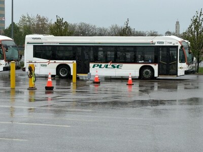 Unifor members at Durham Region Transit (DRT) have reached a tentative agreement with Durham Region on June 6, averting potential strike action. (CNW Group/Unifor) Unifor members at Durham Region Transit (DRT) have reached a tentative agreement with Durham Region on June 6, averting potential strike action. (CNW Group/Unifor)