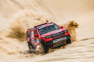 JETOUR G700’s Historic Debut at the 2025 Taklimakan Rally