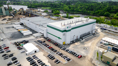 The new plant doubles the Sherbrooke Operational Centre’s production capacity. The ultra-modern industrial complex located in Sherbrooke's Brompton borough is now one of North America’s most advanced and best-performing. It manufactures such well-known brands as Cashmere UltraLuxe®, Scotties® Ultra Soft, and Sponge Towels Ultra Pro®. (CNW Group/Kruger Products)