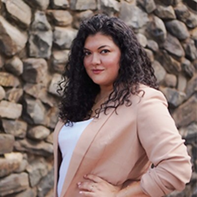 Acclaimed author Zoraida Córdova leads LIU’s “Kickstarting Your Novel” Creative Writing Workshop this summer, offering hands-on mentorship and insider publishing insights to aspiring writers from July 7–24, 2025.