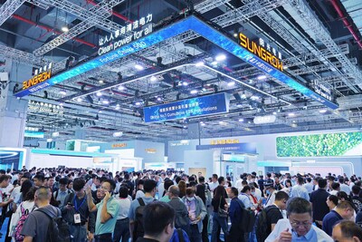 Sungrow Booth at SNEC 2025 (PRNewsfoto/Sungrow Power Supply Co., Ltd.)