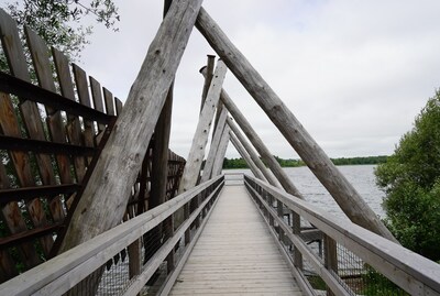 Crane Gathering Space at Island Lake Conservation Area (CNW Group/407 ETR Concession Company Limited)