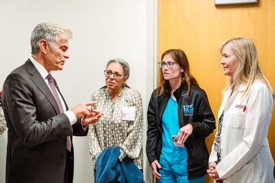 Dr. Mehmet Oz, Administrator of CMS, speaks with AtlantiCare team members in Atlantic City, NJ.