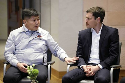 The Mayor of Ulaanbaatar, H. Nyambaatar and Nick Blair, Chairman of Skyral (PRNewsfoto/Skyral)