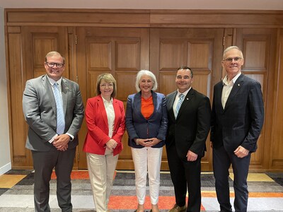 Left to right: Ministers attending in person, Zack Bell, Minister of Fisheries, Tourism, Sport and Culture (Prince Edward Island), Lisa Dempster, Minister of Fisheries, Forestry and Agriculture (Newfoundland and Labrador), Joanne Thompson, Minister of Fisheries (Canada), Kent Smith, Minister of Fisheries and Aquaculture (Nova Scotia), Pat Finnigan, Minister of Agriculture, Aquaculture and Fisheries (New Brunswick) (CNW Group/Canadian Council of Fisheries and Aquaculture Ministers’ Meetings)
