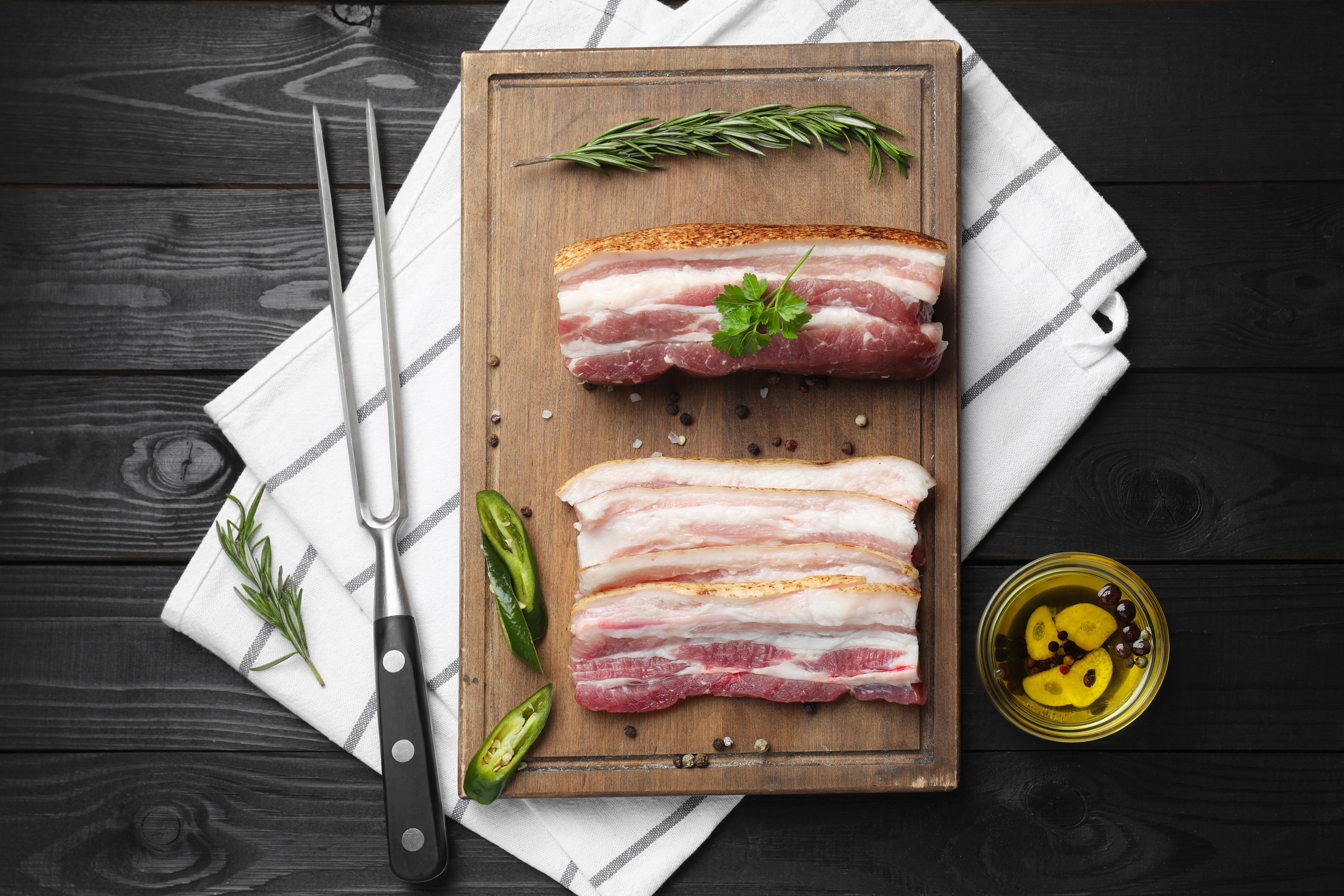 The result of this meticulous care goes beyond safety. It delivers meat that consistently reflects purity, nutritional value, and a natural, clean flavor.