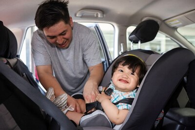 A family attends a child safety seat check event with Ann & Robert H. Lurie Children’s Hospital of Chicago at McGrath City Hyundai in Chicago, Ill. on June 8, 2025. (Photo/Hyundai)