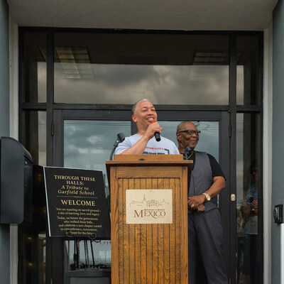 Tyronn Lue at ribbon cutting for newly minted Kim and Olivia Lue Garfield Legacy Center to host C2C community work.
Photo Credit: Negativ Space