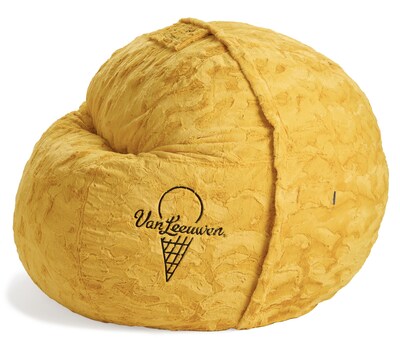 A golden caramel hue with a warm, toffee-inspired tone, this Cover captures the cozy richness of Van Leeuwen's best-selling Honeycomb ice cream.