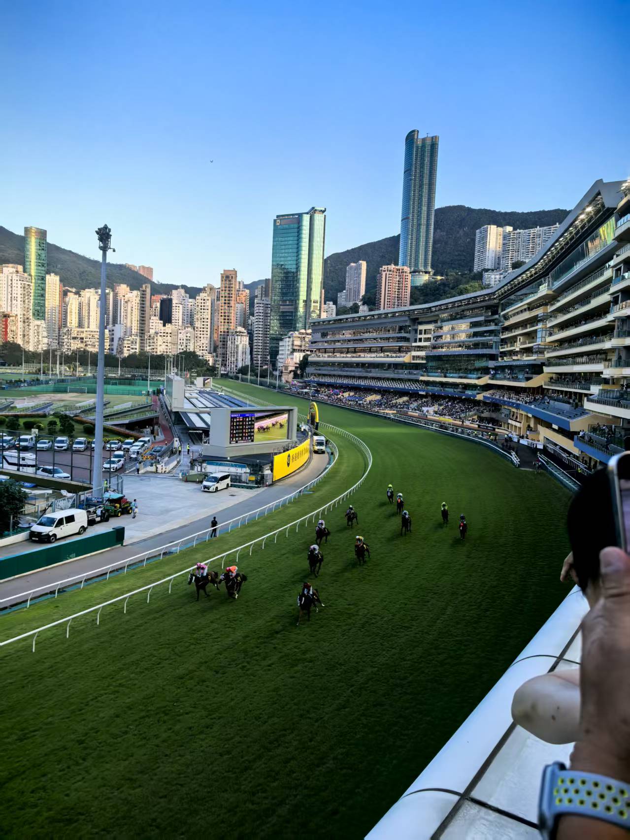 VIP Dinner networking session at the Hong Kong Racing Club: OFF to the races