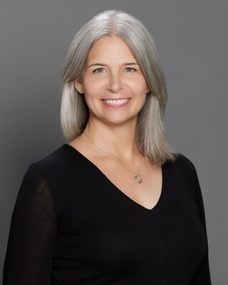 Michele Adelman, SCORE volunteer and CFO of EyeWatch LIVE, brings 25+ years of corporate finance experience from Medtronic and Kraft Foods.