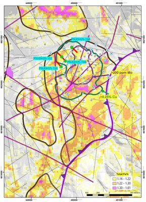 Map 2. Chita South (PSU) porphyry Cu-Mo-Au deposit illustrating the location of the drillholes PSUDH25-155-PSUDH25-158 reported here, projected to surface >0,25% Cu and >200 ppm Mo isosurfaces, location of drilled holes and the drillholes planned (average 300m) at the Chita resource in-fill and expansion program. The base map is the total Fe obtained from Landsat 8 bands combination and emphasizes extensive available iron (from sulfides). (CNW Group/Minsud Resources Corp.)