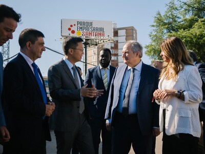 Jordi Hereu, Spain’s Minister of Industry and Tourism, Visits Desay SV Intelligent Factory Jordi Hereu, Spain’s Minister of Industry and Tourism, Visits Desay SV Intelligent Factory