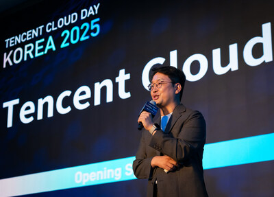 Jeongpil Heo, Tencent Cloud Korea Country Manager, welcomes guests to Cloud Day Korea 2025 in his opening speech