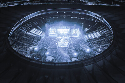 SOLD OUT STADIUM SHOW