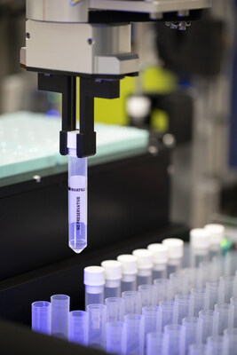UriVerse automatically recaps secondary tubes, preparing them for testing. (PRNewsfoto/COPAN Diagnostics, Inc.)