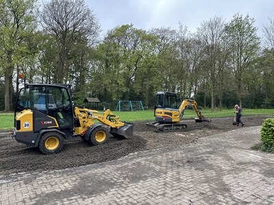 XCMG Delivers Batch of Compact Hydrostatic Loaders to the European Market XCMG Delivers Batch of Compact Hydrostatic Loaders to the European Market