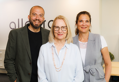 Ignace Mouzannar, Alloprof’s newly appointed CEO; Jacynthe Côté, Chair of Alloprof’s Board of Directors; and Sandrine Faust, Alloprof’s current CEO.