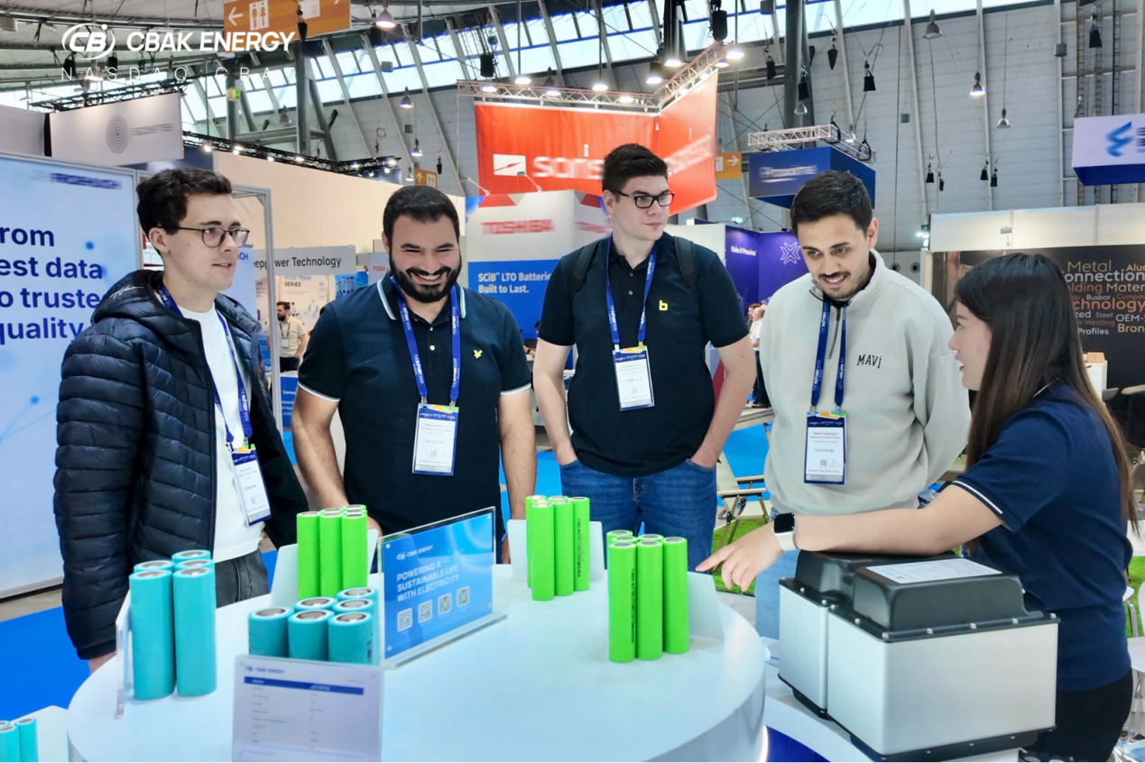 Product demonstration of CBAK Energy’s cylindrical cells at the booth