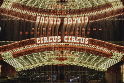A family favorite Las Vegas resort since its inception, Circus Circus provides affordable rates for its nearly 4,000 guest rooms in its lodge, tower rooms, suites and RV Park, and family-fun activities ranging from the thrills of The Adventuredome theme park to live circus acts right on the casino floor.