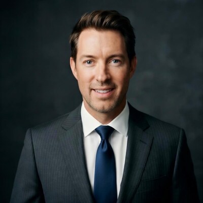 Steven Weaver headshot (PRNewsfoto/Custom Essence)