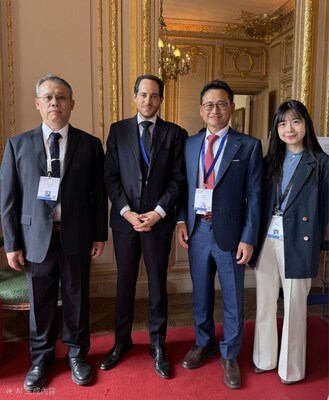 Pictured (second from left): Laurent SUSTER, Chief of Staff to the French Minister of Industry, alongside Hongchen Chairman Chen Hung-li (second from right). Chen stated that the company's invitation to participate in Choose France 2026 signals Hongchen's formal integration into France's strategic supply chain. Pictured (second from left): Laurent SUSTER, Chief of Staff to the French Minister of Industry, alongside Hongchen Chairman Chen Hung-li (second from right). Chen stated that the company's invitation to participate in Choose France 2026 signals Hongchen's formal integration into France's strategic supply chain.