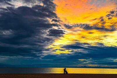 A glorious view of sunset in Hainan.