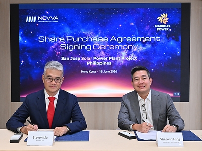 NOVVA Group CEO Steven Liu (left) and Mabuhay Power Holdings Corporation Chairman Sherwin Hing (right) sign the agreement for SJSP.