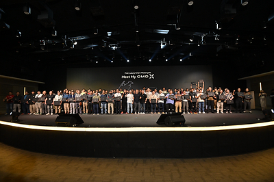 More than 100 pioneer users gathered at the OMO-X Pioneer Delivery Ceremony More than 100 pioneer users gathered at the OMO-X Pioneer Delivery Ceremony