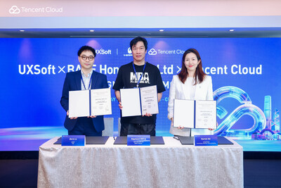 (From left to right) Boris Lo, Chief Operation officer of UXSoft Global Limited; Raymond IP, Global IT Director of BAPE Hong Kong Limited; and Rachel Xie, General Manager of Operations, Channels and Marketing, Tencent Cloud International, at the Tencent Cloud Day Hong Kong signing ceremony.