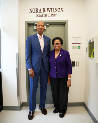 Texas Southern University President J.W. Crawford III (l) and Dr. Ruth J. Simmons (r)
