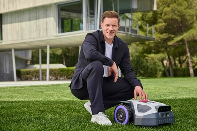 Marc ter Stegen with ANTHBOT M Series