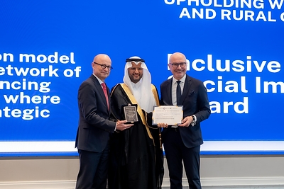 AGFUND CEO Hammam bin Nasser bin Juraid receives the “Excellence in Inclusive Banking and Social Impact” award at the 2026 WSBI–ESBG Sustainable Development Goals Awards in Bangkok, Thailand, on 16 October 2026
