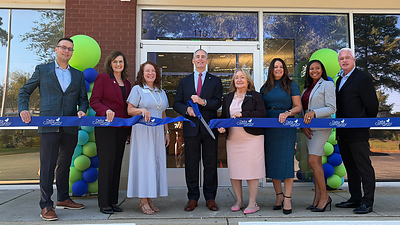 Delta Community Roswell Branch Ribbon Cutting Ceremony | Left to right: David Reyes, Delta Community VP Corporate Real Estate; Pam Davis, Delta Community SVP Branch Delivery & Operations; Kali Boatright, Greater North Fulton Chamber President & CEO; Hank Halter, Delta Community CEO; Mary Robichaux, Roswell Mayor; Kelly Copeland, Delta Community Regional Branch Manager; Candis Gilchrist, Delta Community Roswell Branch Manager; John Perrault, Delta Community VP Branch Delivery