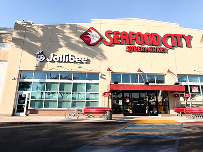 Jollibee's new Oxnard, CA location opens on Wednesday, October 28, 2026.