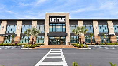 Life Time opened its first ground-up Athletic Country Club in the Tampa-Sarasota market on Oct. 12, 2026. The 180,000-square foot club in Lakewood Ranch features a resort-style beach club, 14 pickleball courts and everything designed for fitness, recovery and connection.
