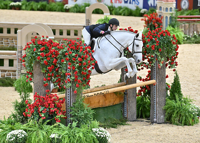 JJ Torano riding Tiara in the Large Junior Hunters at the 2025 Washington International Horse Show, where the pair won the Large Junior Hunter 15 & Under Championship.
Photo by Shawn McMillen.