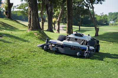 PANDAG G1 M1500 SD commercial robotic mower for golf course rough mowing PANDAG G1 M1500 SD commercial robotic mower for golf course rough mowing