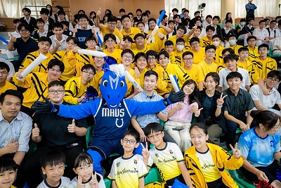 Students enjoy “School Day” at Yuet Wah College, Macau today. The third event of the “NBA Cares x Sands Cares Community Impact Week” brought together approximately 600 participants, including NBA legends and coaches, NBA executives, teachers and students from Yuet Wah College and Colégio Dom Bosco (Yuet Wah) in Macao, as well as Sands China executives and Sands Cares Ambassadors.