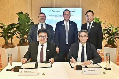 Karpowership and Seatrium mark the announcement of the Memorandum of Understanding (MoU) to Jointly Develop Floating Power Solutions and Digital Infrastructure.
From left to right – Orhan Remzi Karadeniz, CEO of Karpowership, Mr. Stephen Lu, Chief Financial Officer, Seatrium, Dr. Tan See Leng, Singapore’s Minister for Energy, Trade and Industry (Energy and Industry), Mr. Tolga Bayav, Commercial Director, Southeast Asia, Karpowership,  Chris Ong, CEO of Seatrium.
Photo Credit: Seatrium