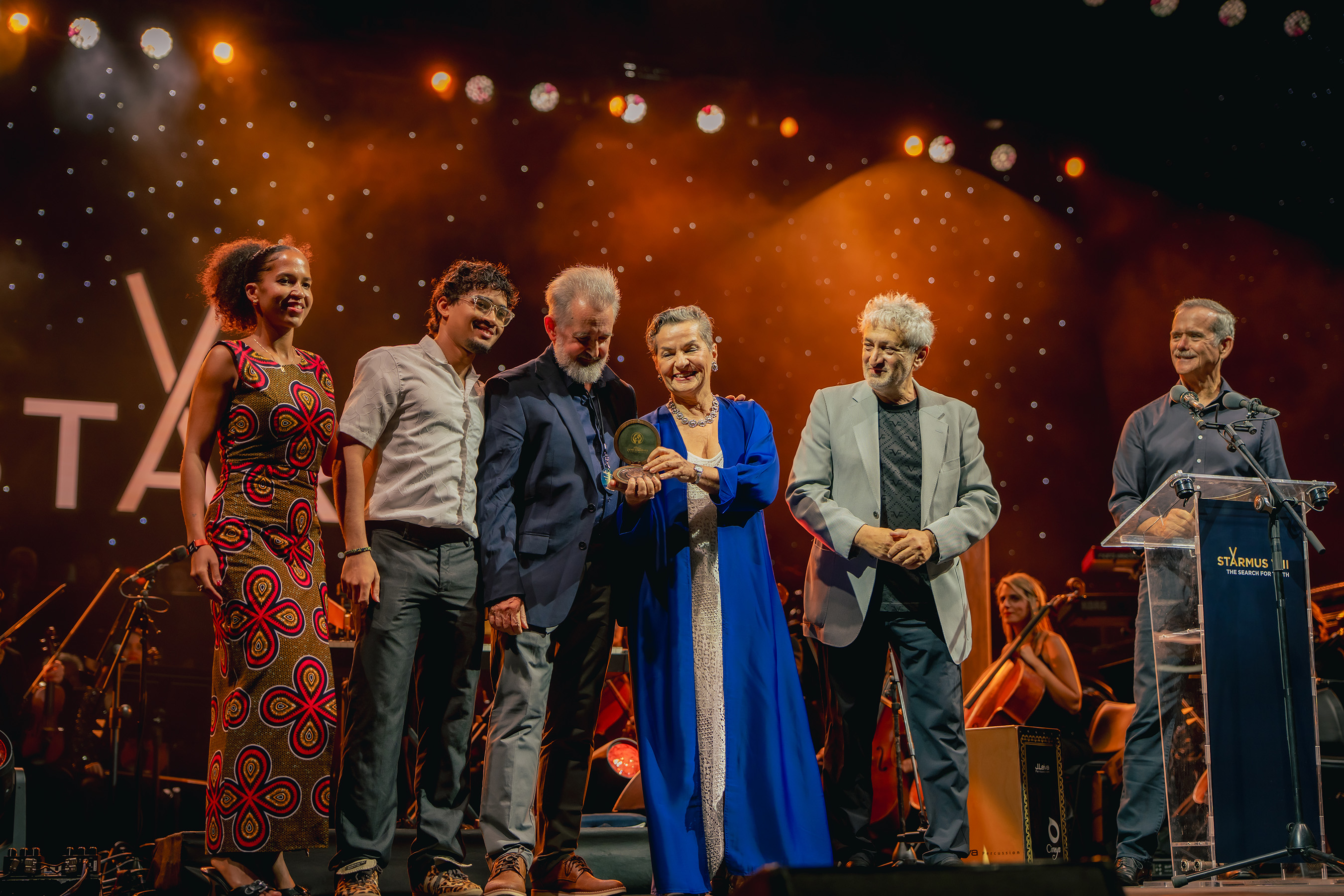 Jane Goodall Earth Medal Recipient, Christiana Figures, with Jane’s grandchildren Angel and Nicolas Van Lawick, Jane’s son, Hugo Van Lawick and Starmus Co-Founder Garik Israelian
