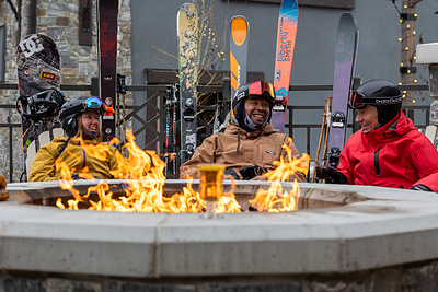 Skiers take a break from the slopes and enjoy one of Tamarack's many restaurant options.