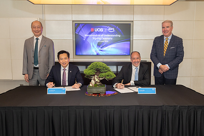 Mr Lawrence Goh, Head of Group Technology and Operations, UOB (seated left) and Mr Jaime Vallés, Vice President & Managing Director for APAC, AWS (seated right) signed an MoU today to explore AI-driven banking innovation across ASEAN. The MoU signing was witnessed by Mr Wee Ee Cheong, Deputy Chairman and CEO, UOB (standing left) and Mr Greg Pearson, Vice President of Global Sales, AWS (standing right). Mr Lawrence Goh, Head of Group Technology and Operations, UOB (seated left) and Mr Jaime Vallés, Vice President & Managing Director for APAC, AWS (seated right) signed an MoU today to explore AI-driven banking innovation across ASEAN. The MoU signing was witnessed by Mr Wee Ee Cheong, Deputy Chairman and CEO, UOB (standing left) and Mr Greg Pearson, Vice President of Global Sales, AWS (standing right).