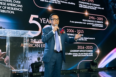 David Duong, founder and chairman of VABA, delivers a keynote address at the “Gratitude to America” celebration marking 50 years of Vietnamese American history, where he was honored for his leadership and contributions to the community.